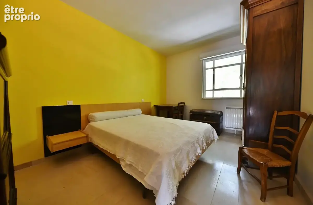 Uzès centre-ville – Appartement de 170m² environ,  beaux volumes et fort potentiel - photo 6