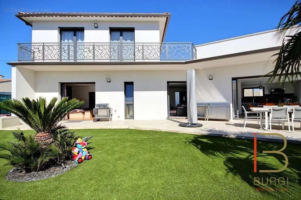 Maison à PUGET-SUR-ARGENS