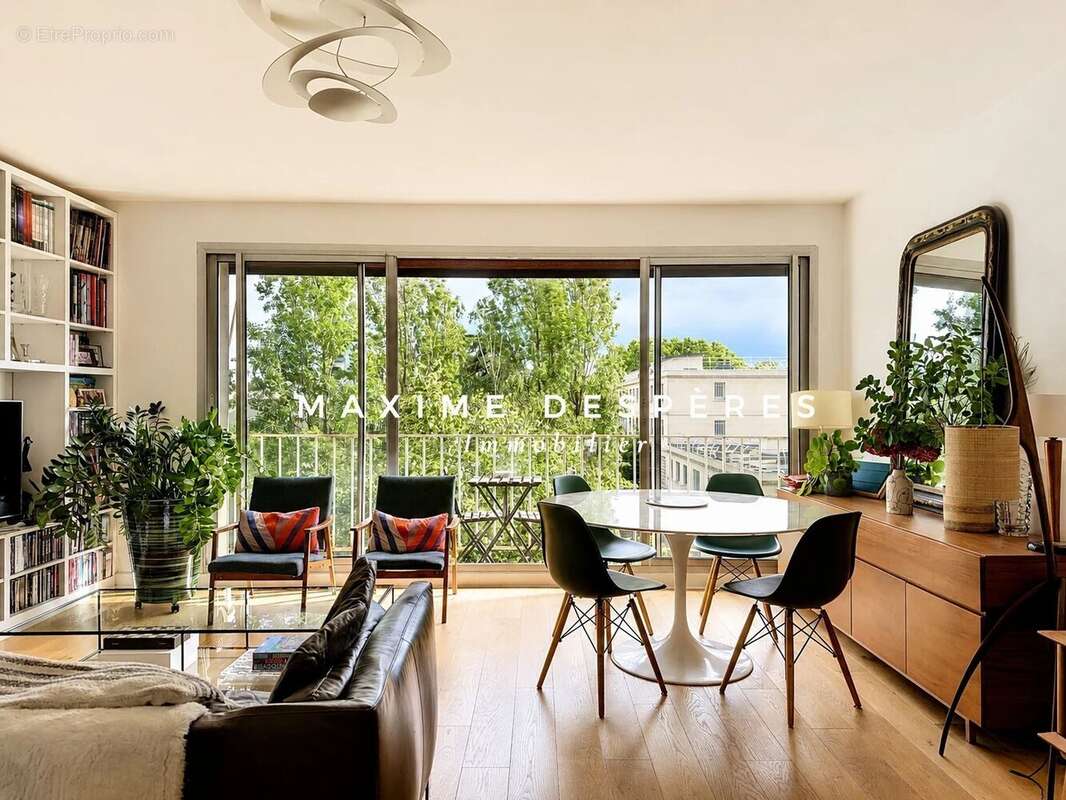 Appartement à NEUILLY-SUR-SEINE