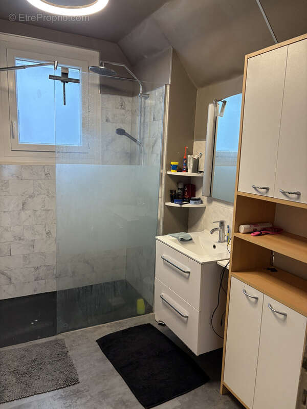 Maison à AMBRIERES-LES-VALLEES