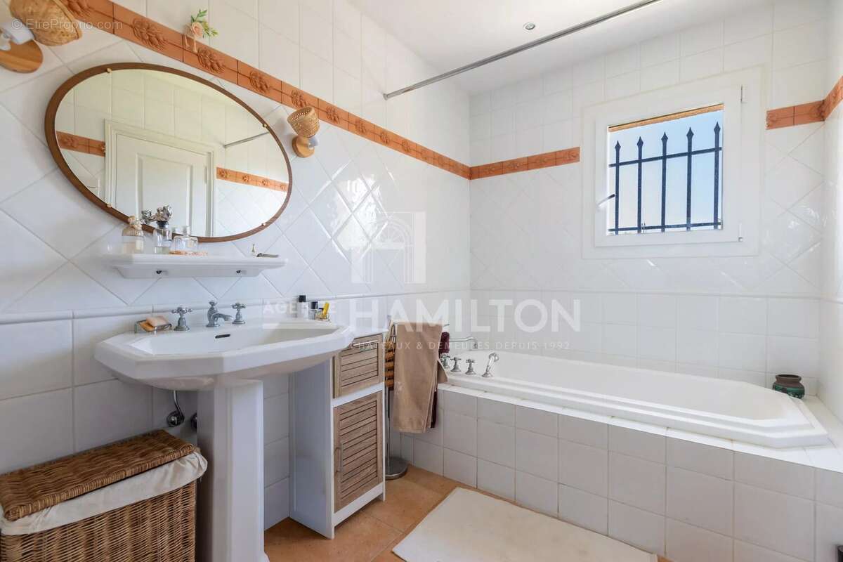 Propriété lovée dans un écrin de verdure - photo 15