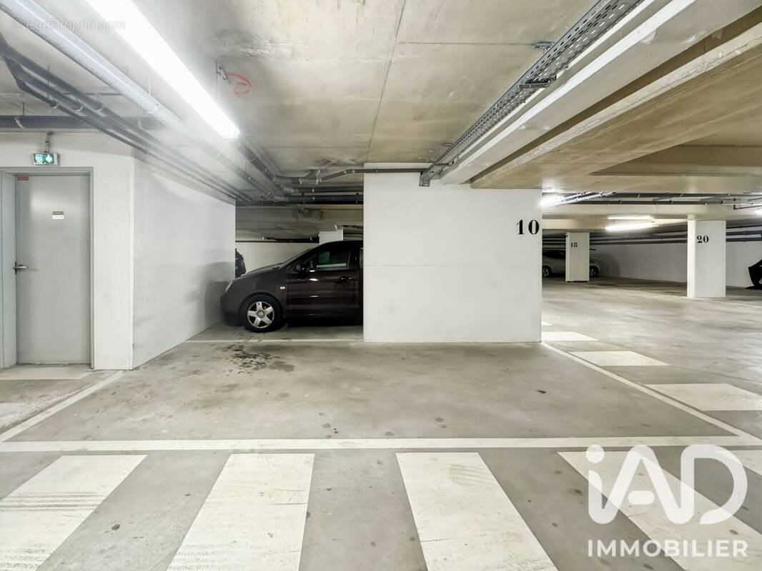 Parking 12 m² à Noisy-Le-Grand  - photo 1