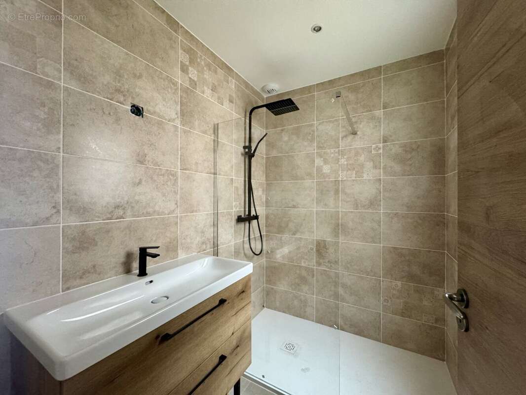 Appartement à MEZE