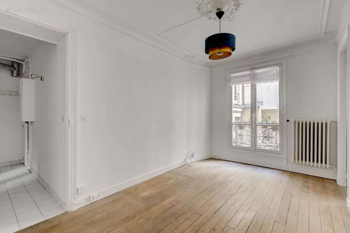 Appartement à PARIS-1E