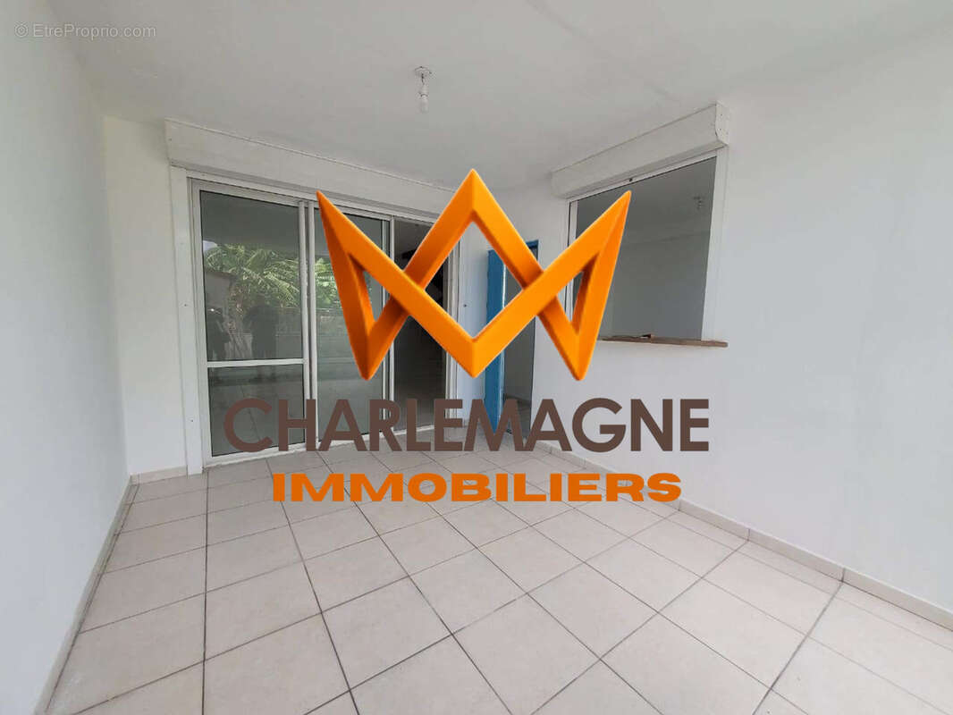 Appartement à BAIE-MAHAULT