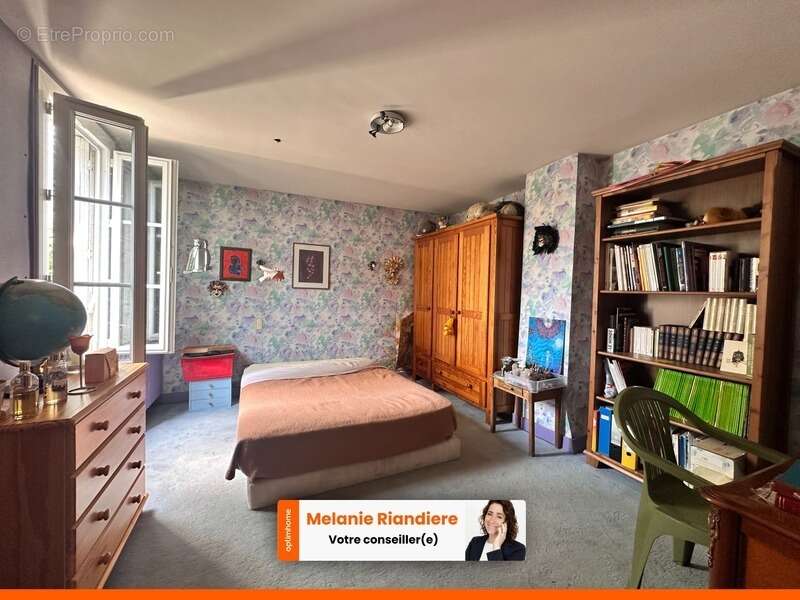 Maison de caractère 227m² - 6 chambres - Fort potentiel avec dépendance - LA FLÈCHE - photo 14
