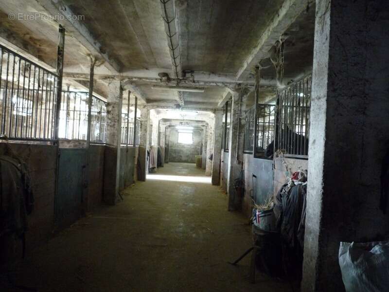 Maison à COUCY-LE-CHATEAU-AUFFRIQUE