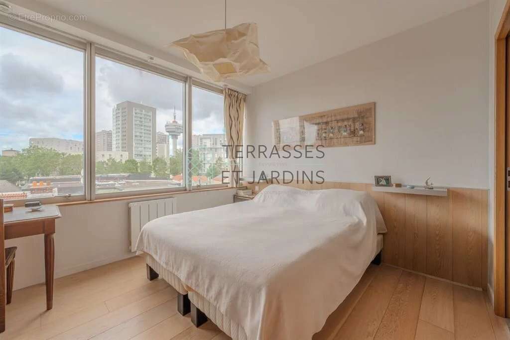 Appartement à LES LILAS