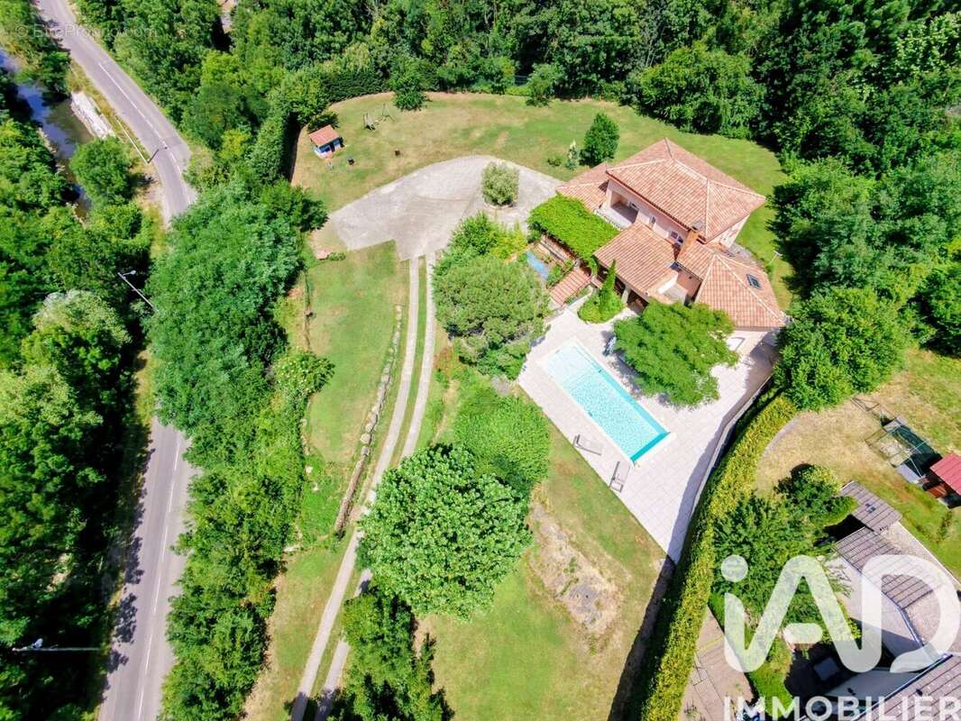 Photo 3 - Maison à LA TOUR-EN-JAREZ