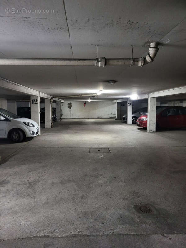 Parking à PARIS-13E