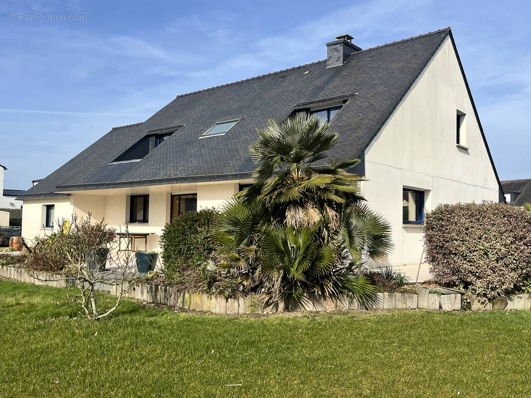 Maison à SURZUR
