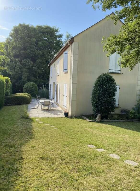 Maison à MONTLIGNON