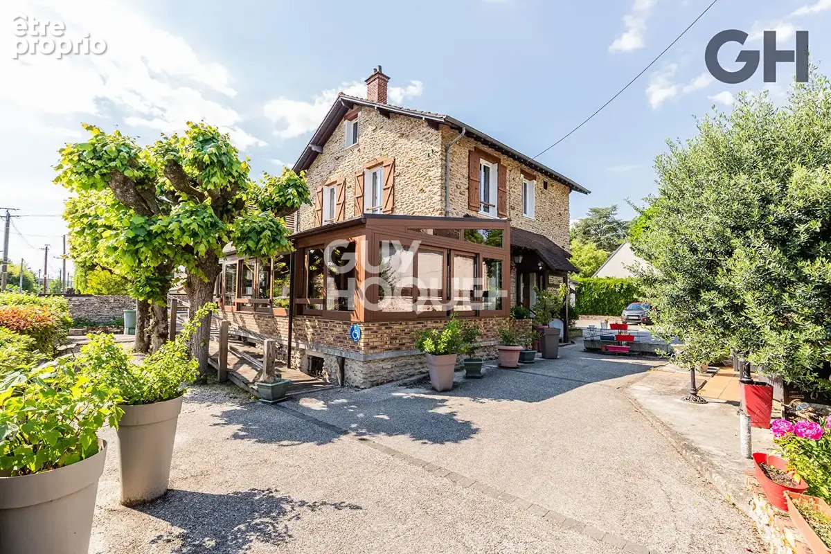 Superbe meuliere de 8 pieces (289 m²) a chartrettes - photo 2