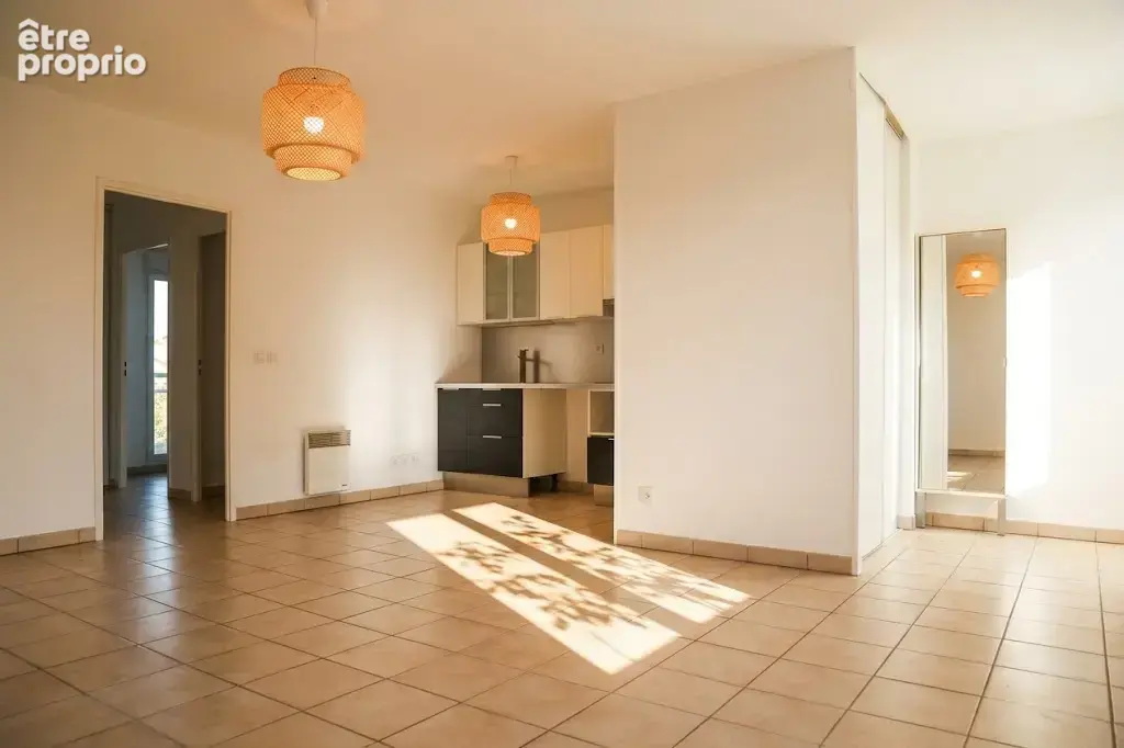 Mérignac Proche Pellegrin / Arlac - T2 (50m2) TBE avec Balcon - Cave et Parking - photo 5