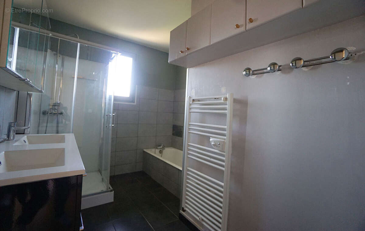 Maison à SAINT-GENIS-LAVAL