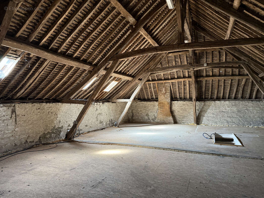 Maison à MONTIGNY-LES-MONTS