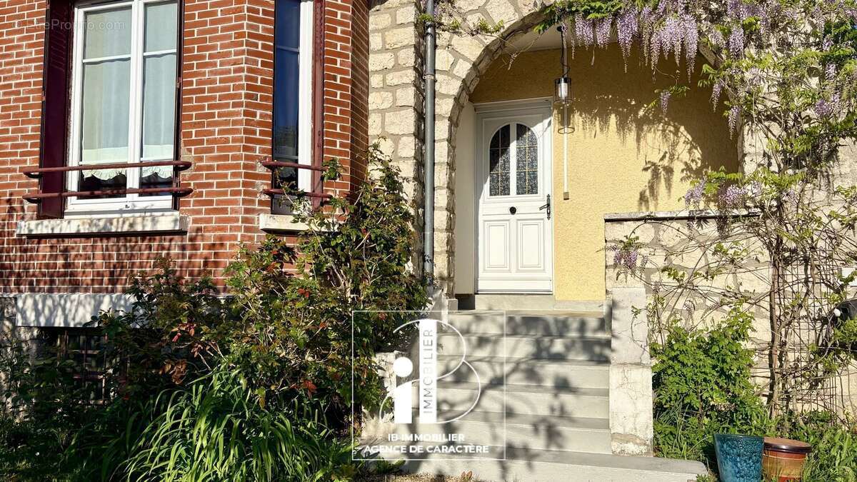 Maison à MONTIGNY-SUR-LOING