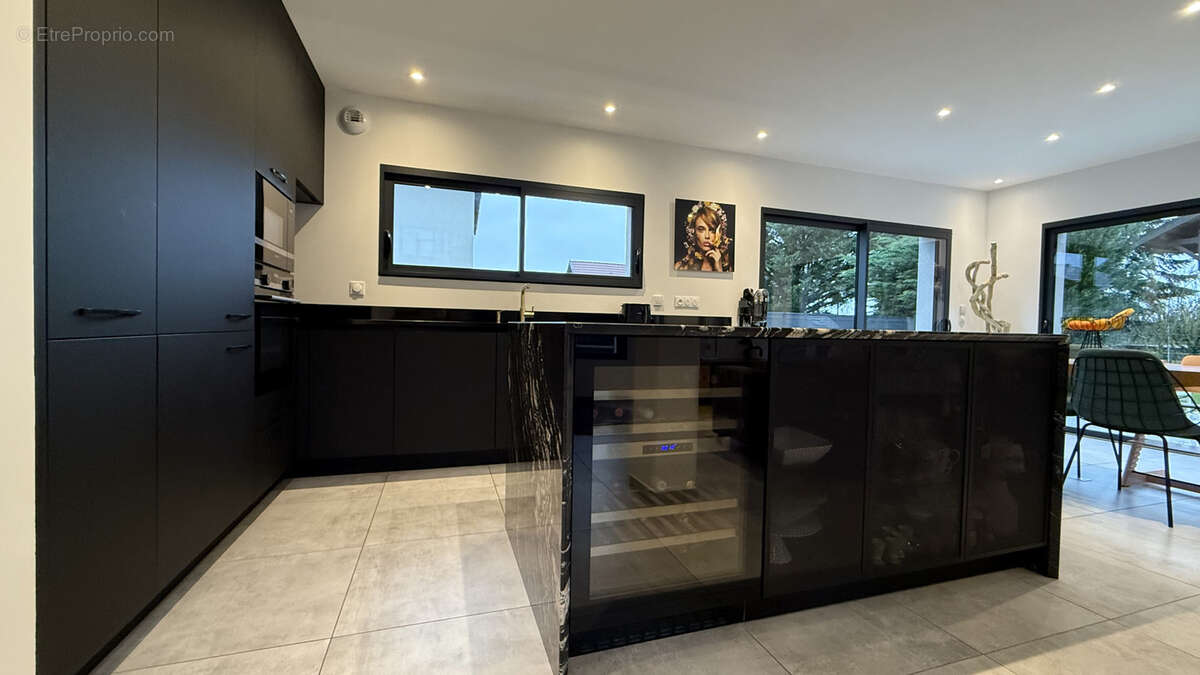 Maison à PREVESSIN-MOENS