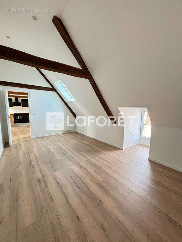Appartement à MOUY