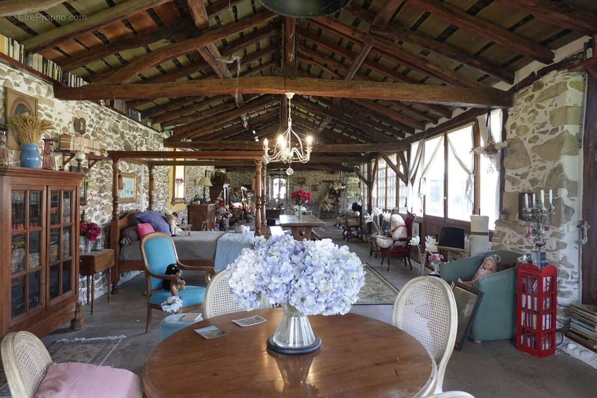 Maison à PRAT-BONREPAUX