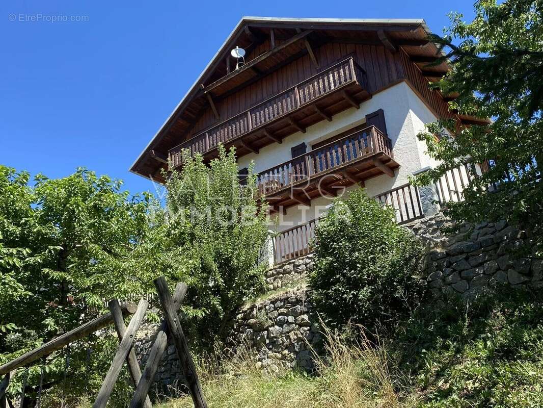 Chalet - 275 m² - proche des pistes - photo 13