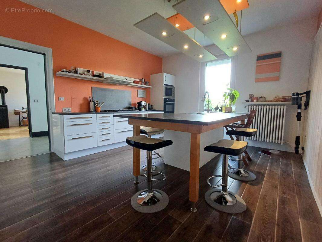 Maison à LES ECHELLES