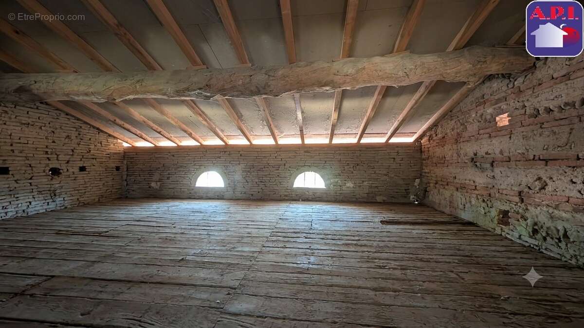 Maison 650 m² à Montgiscard  - photo 6