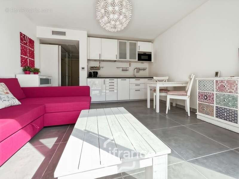 Appartement à BORMES-LES-MIMOSAS