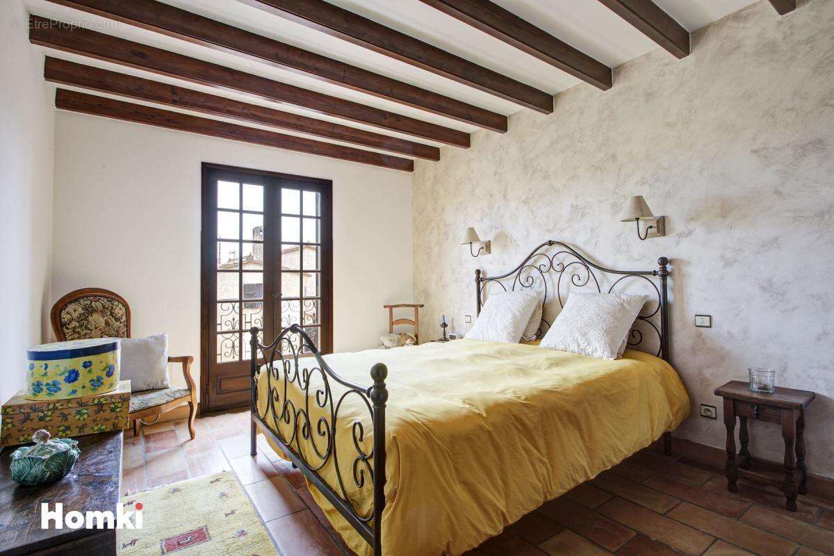 Maison/Villa T7 de 223 m2 avec une indépendance à Saint-Cyprien 66750 - photo 17