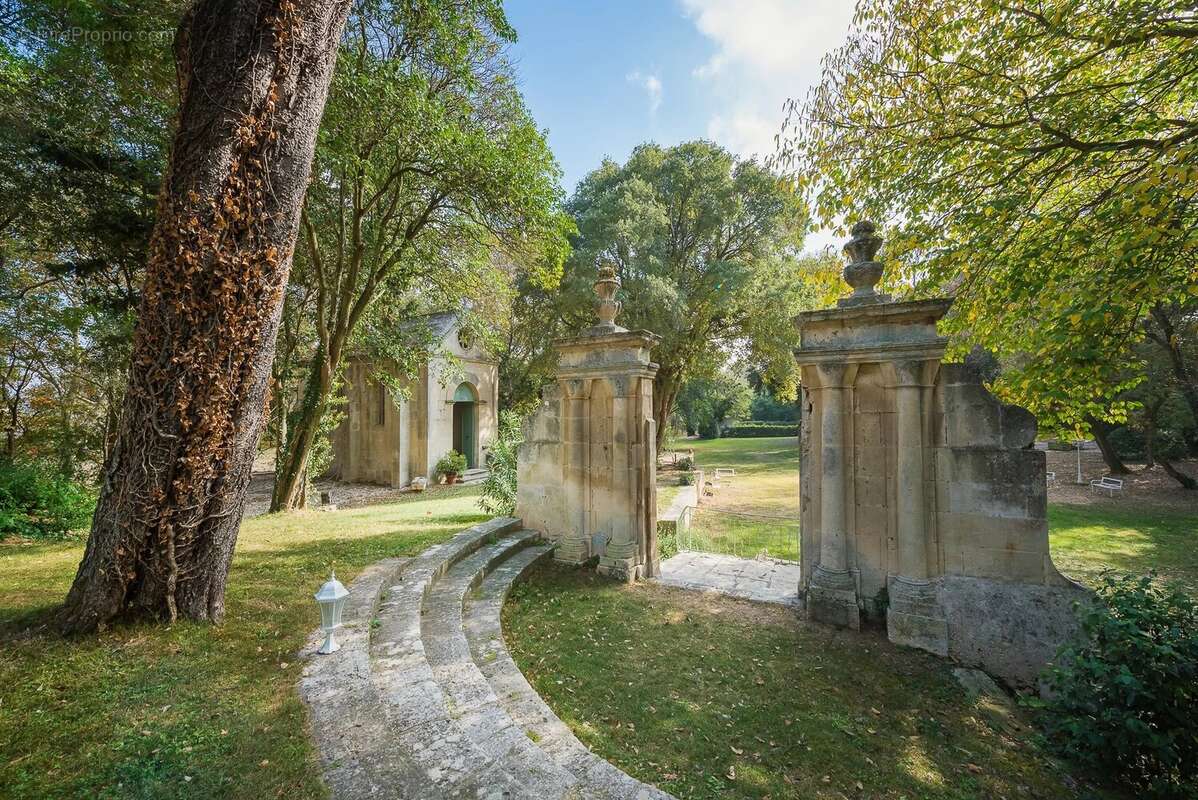 Maison à FONTVIEILLE