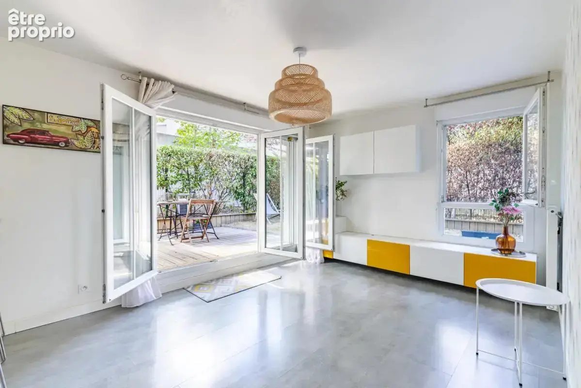 Appartement de 4 pièces de 70 m² à Stains - photo 3