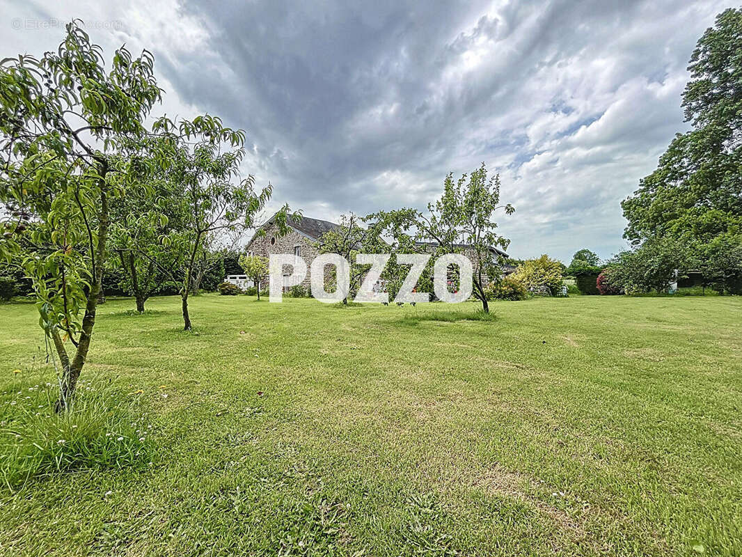 Maison à SAINT-SAUVEUR-LA-POMMERAYE