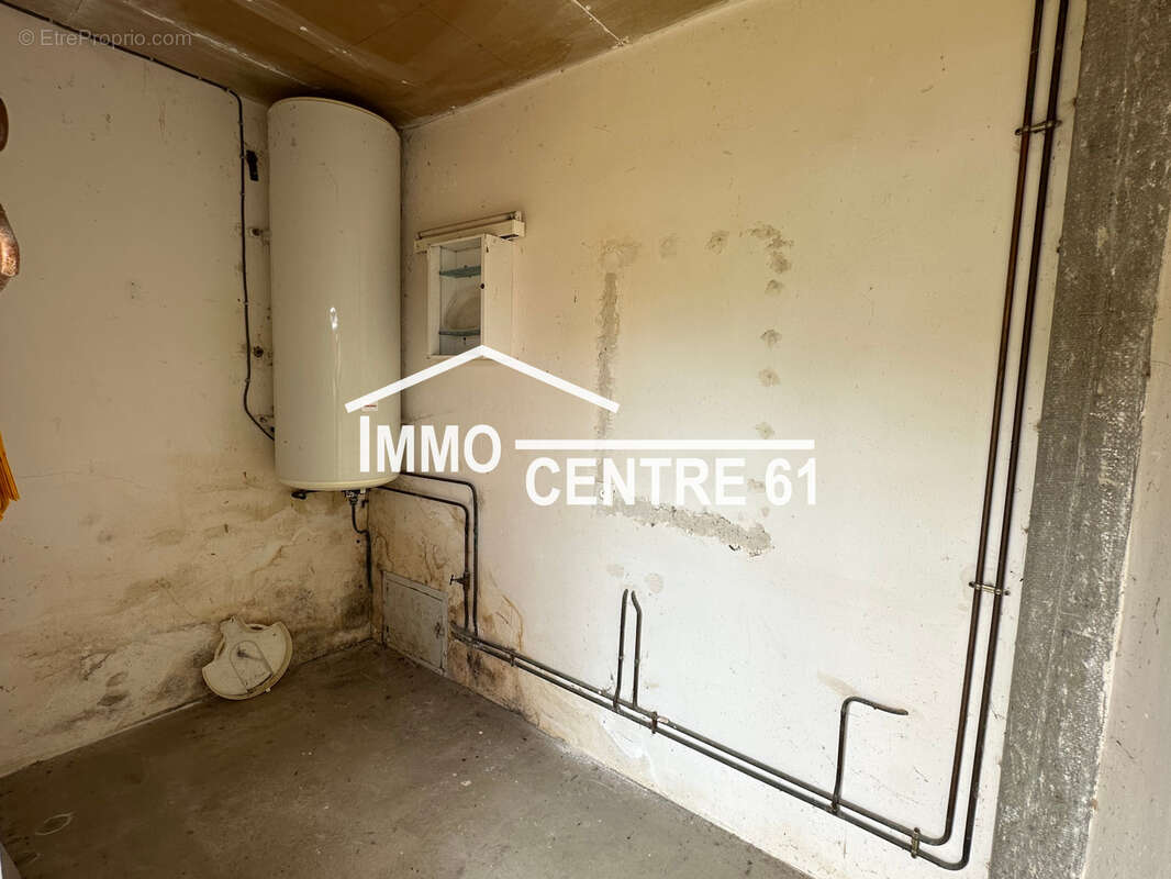 Maison de 70m2 avec dépendances sur 3560m2 - photo 15