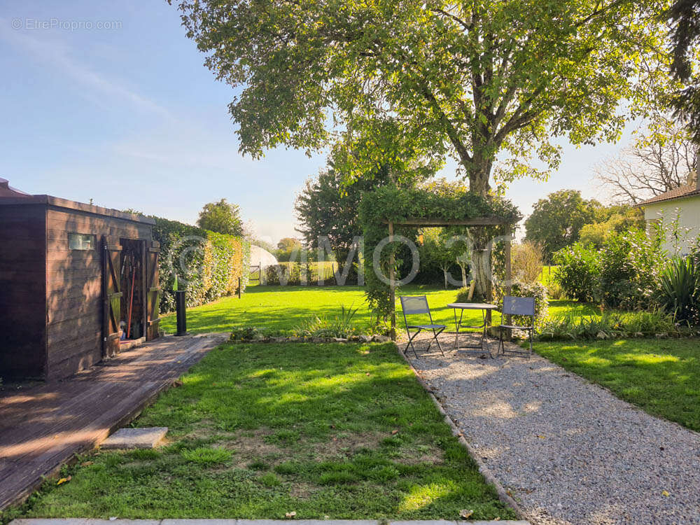 Maison à SAUZE-VAUSSAIS