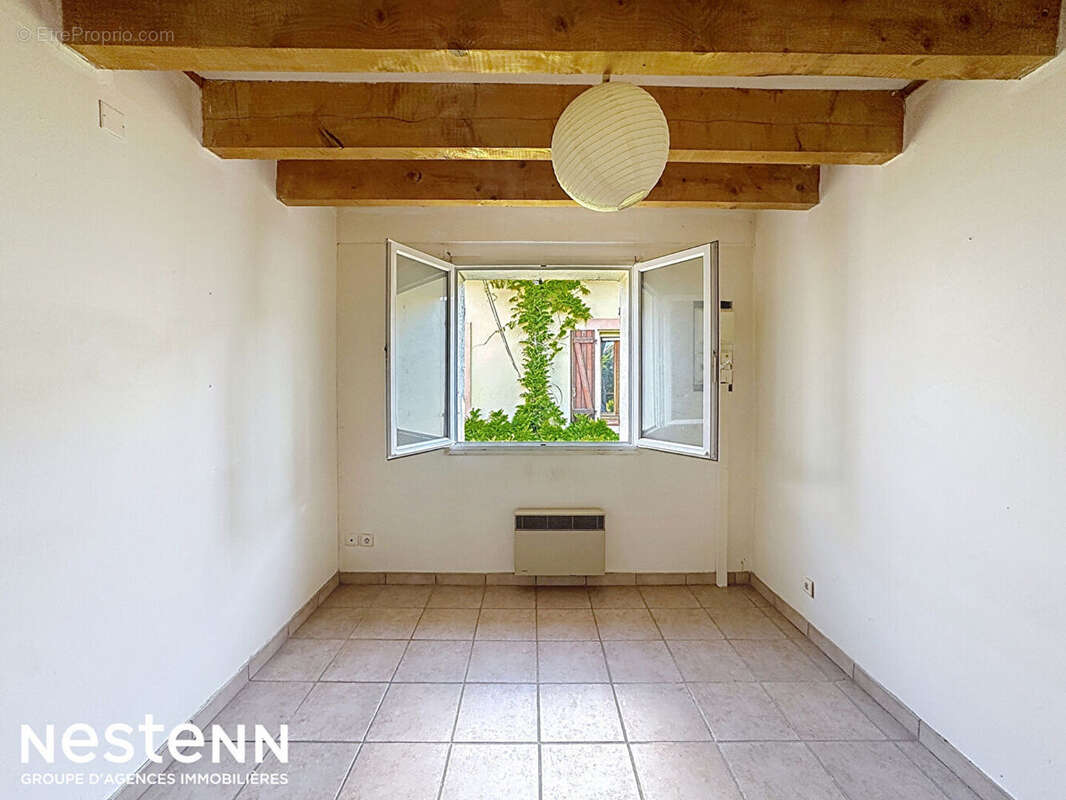 Appartement avec mezzanine mansardée au coeur de Névian - photo 3