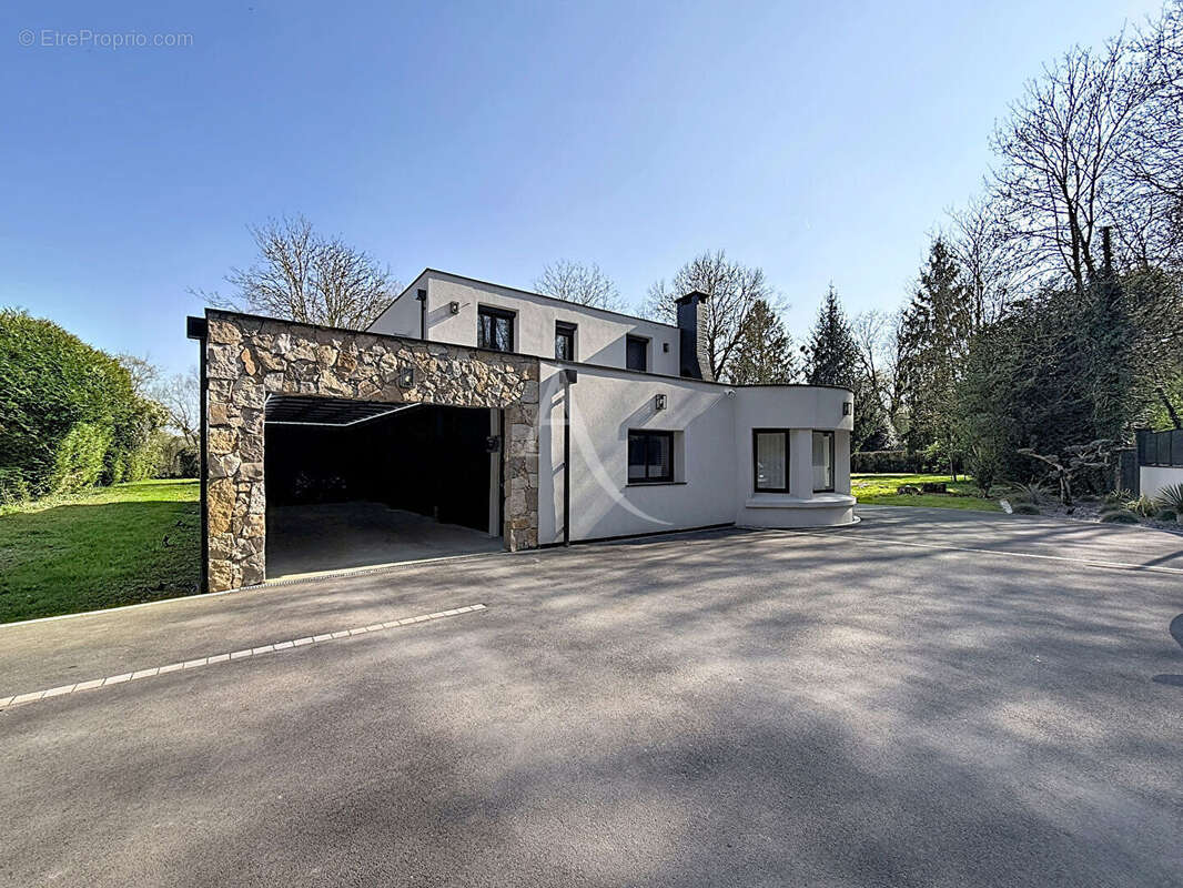 Maison à CHARMENTRAY