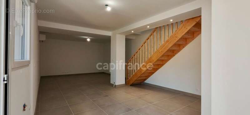 Appartement à EYRAGUES