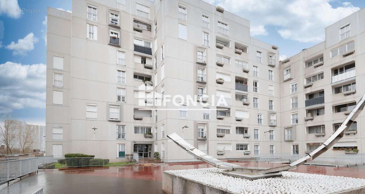 Appartement à DAMMARIE-LES-LYS