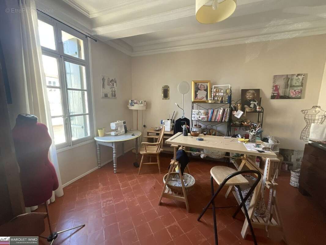 Le charme intemporel d'une Maison de Maitre T6 offrant 176 m² donnant sur patio intimiste avec piscine, nichée au coeur de Corne - photo 20
