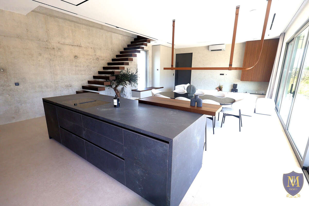 Wittenheim au calme villa contemporaine de 177 m2 aux prestations haut de gamme sur 4,65 ares - photo 4
