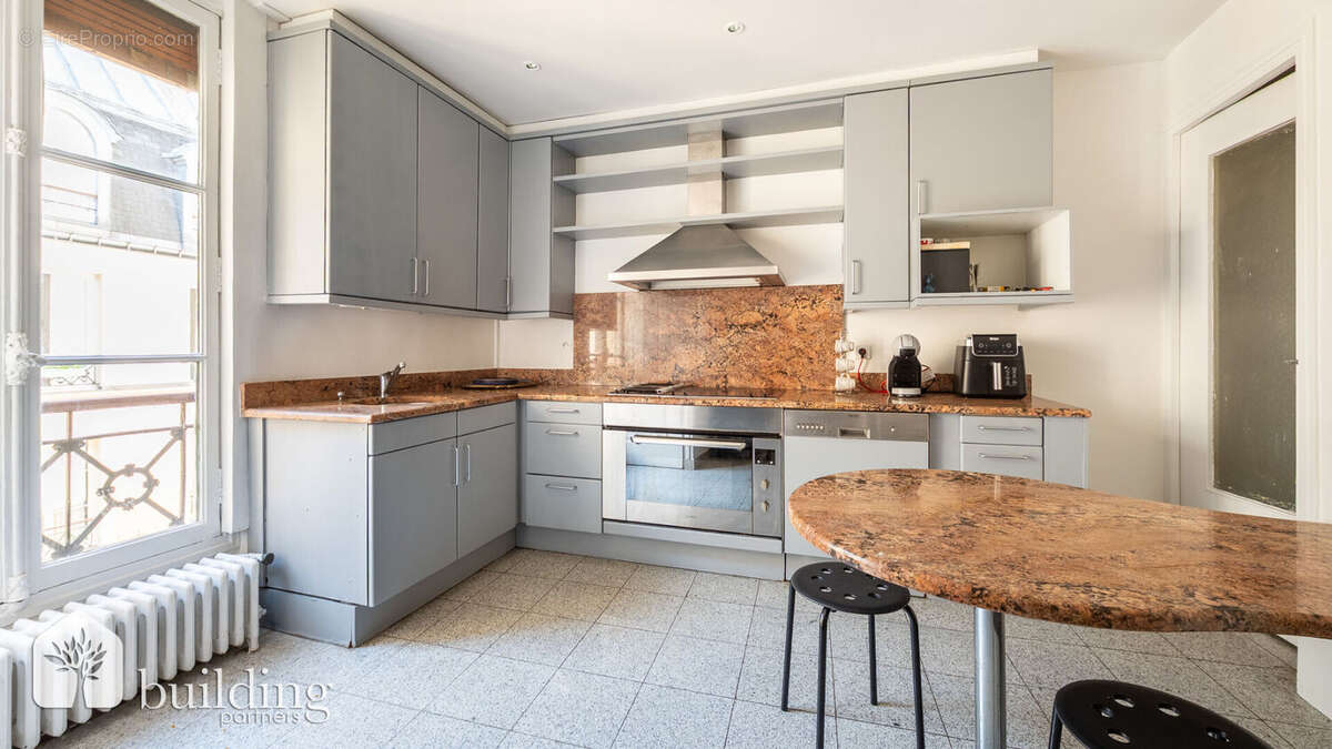 Appartement à PARIS-17E