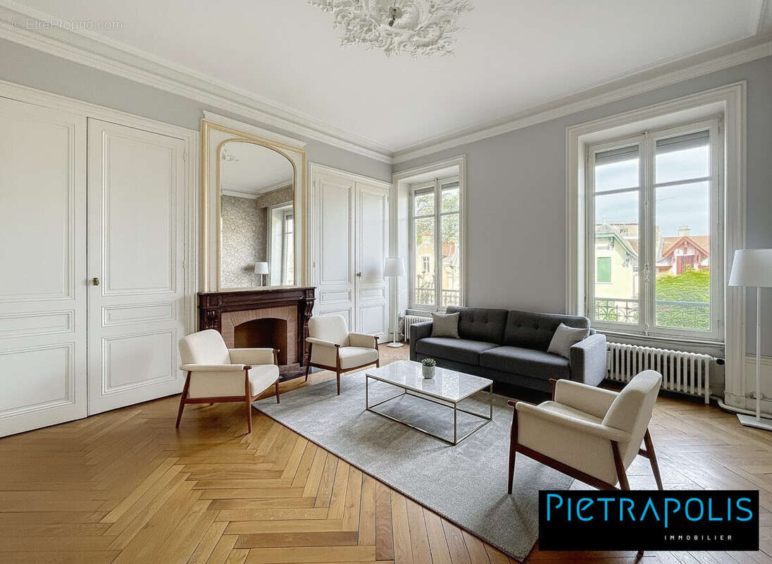 PROJECTION - Appartement à VILLEFRANCHE-SUR-SAONE