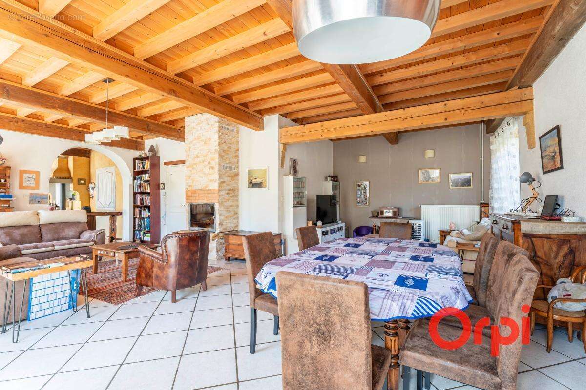 Maison familiale de caractère de 158 m² avec jardin, véranda, garage et cave - photo 3