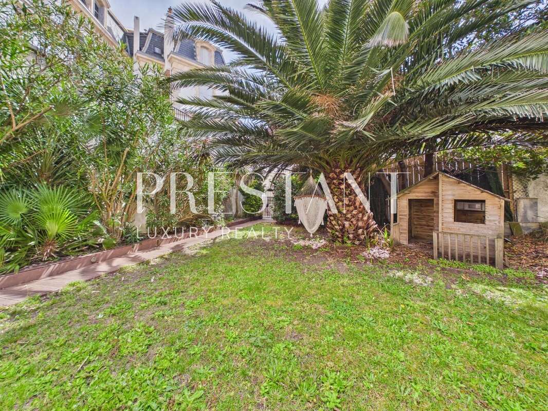 Biarritz hyper-centre : appartement d'exception avec jardin privatif de 250 m2 et garage - photo 15