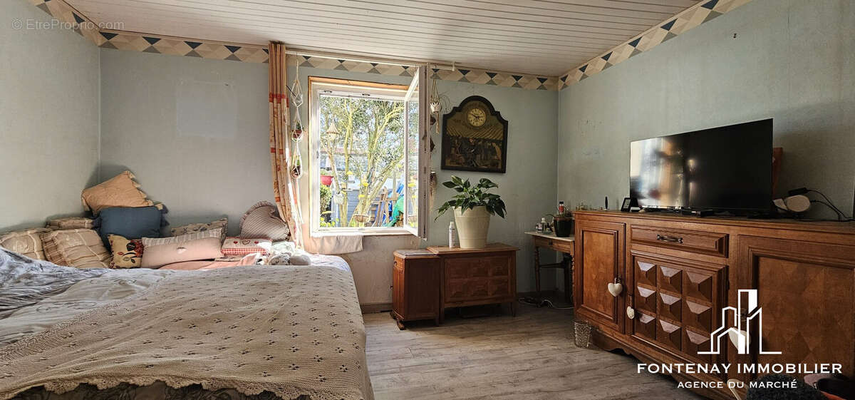 Maison à LE POIRE-SUR-VELLUIRE