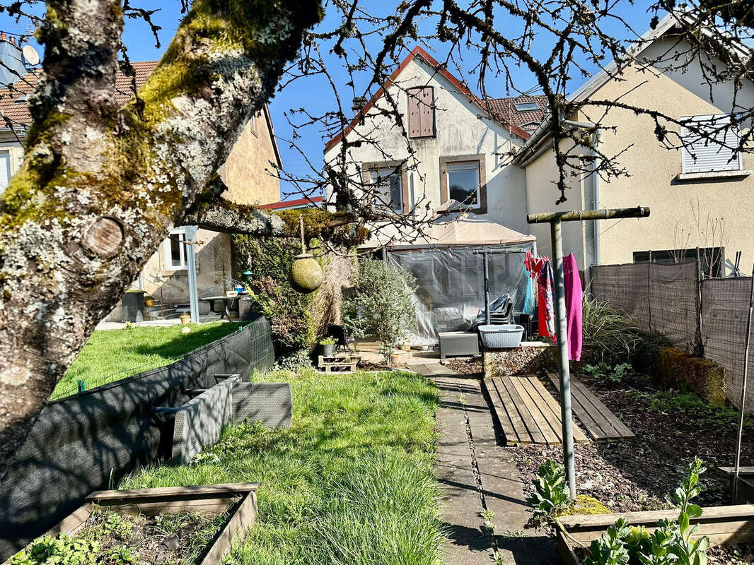 Maison à SAINTE-SUZANNE