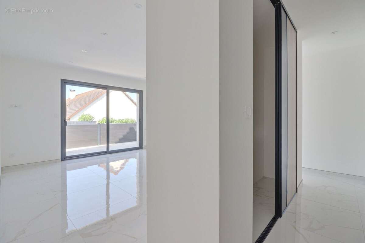 Maison 116 m² à Vineuil  - photo 7