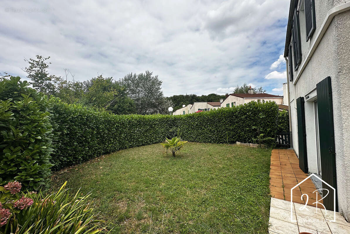 Maison à SEREZIN-DU-RHONE