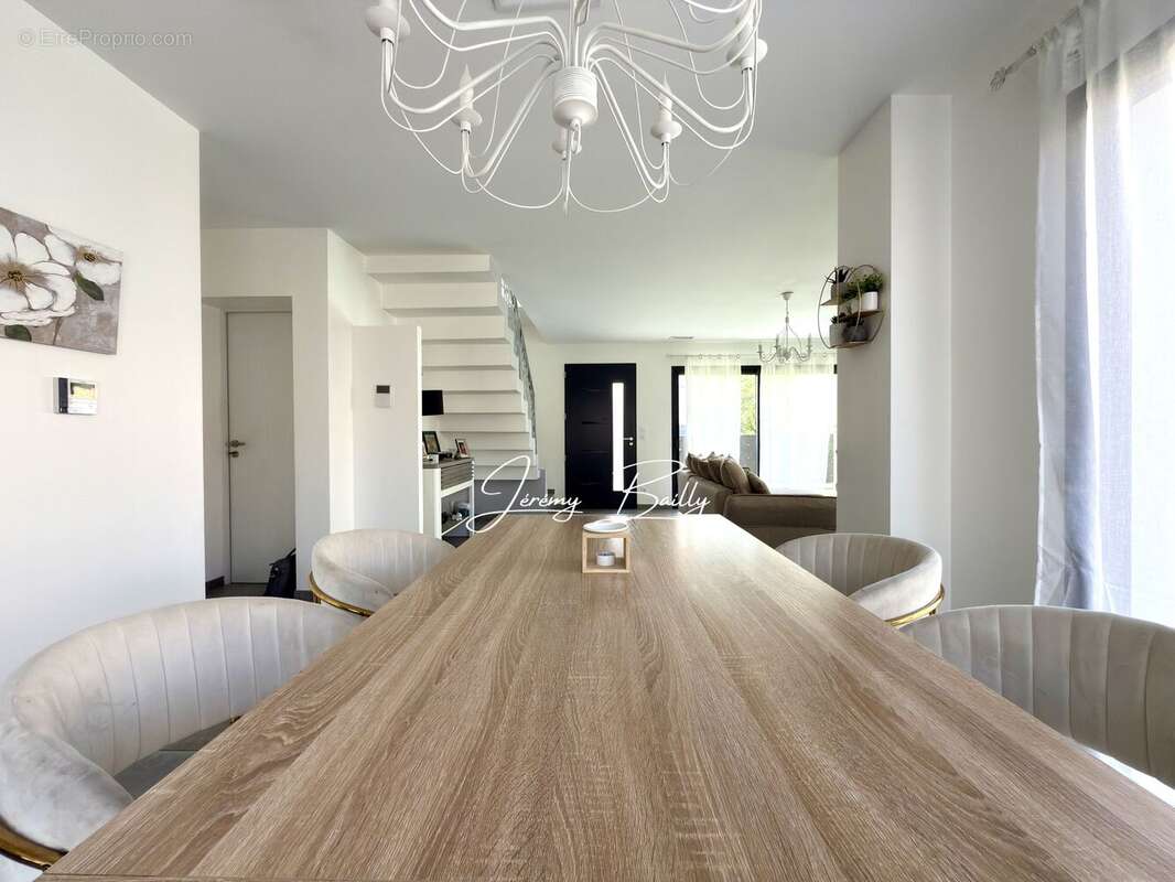 Maison à SAINT-ESTEVE