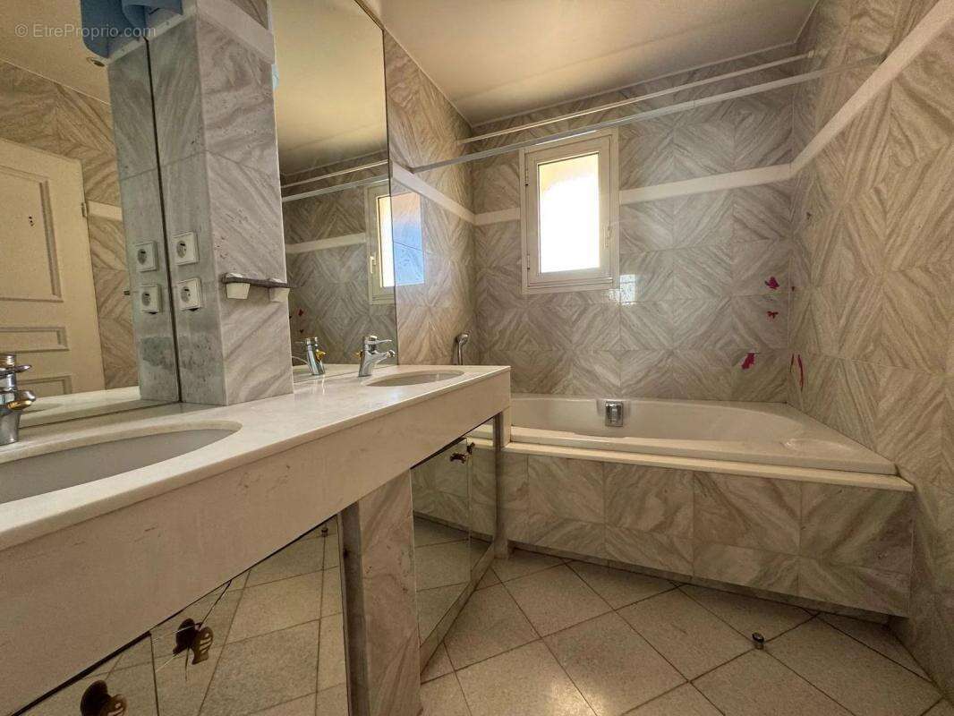 Appartement à LE CANNET